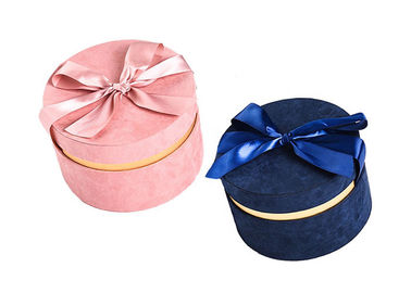 De ronde schittert de Doos van Fluweeljuwelen, de Doos van de Suèdegift het Stempelen Embleem met Hoogste Lint leverancier