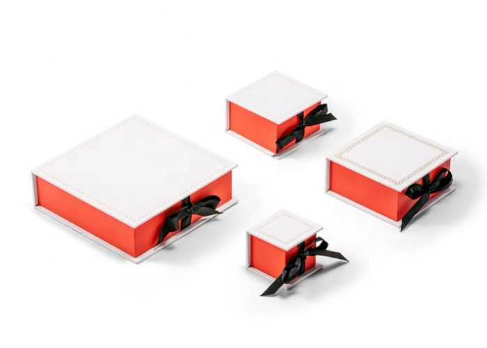 Dikte 2mm van de de Dozentik van de Luxegift Verpakkende Hoogste het Lintsluiting voor Juwelen leverancier