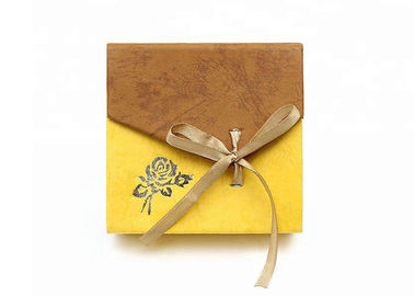 Good price Elegante de Giftdoos van de Lintband, de Dozen van de Huwelijksgunst met het UV het In reliëf maken Eindigen online